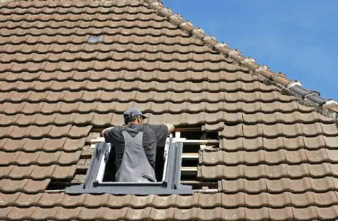 Pose de velux - Void-Vacon